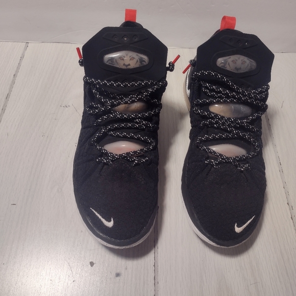 lebron 18 black university red